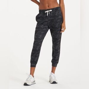 VUORI Performance Jogger Women's DreamKnit™ Joggers Black Camo Size Medium